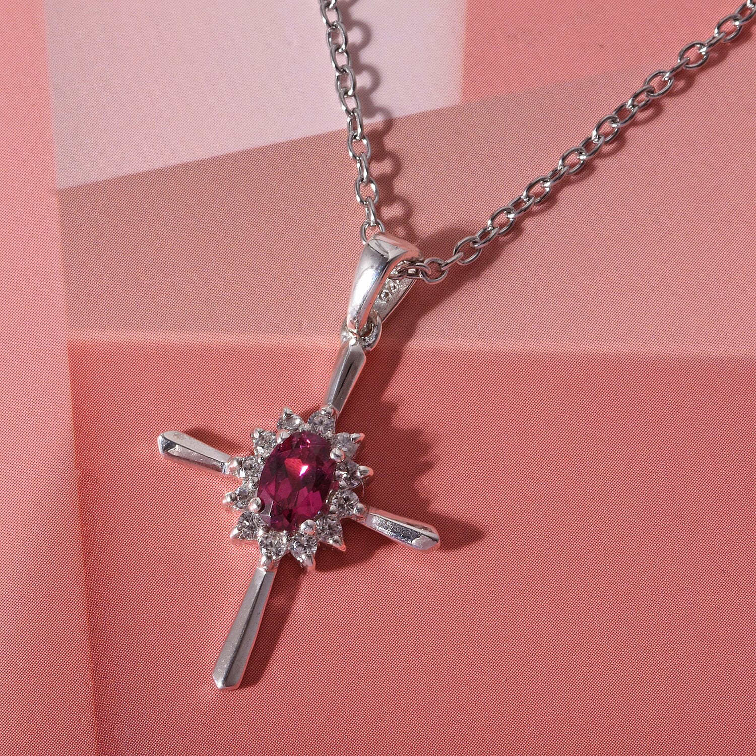 Magenta Garnet - Product card gallery slide 2 (10198324805945)