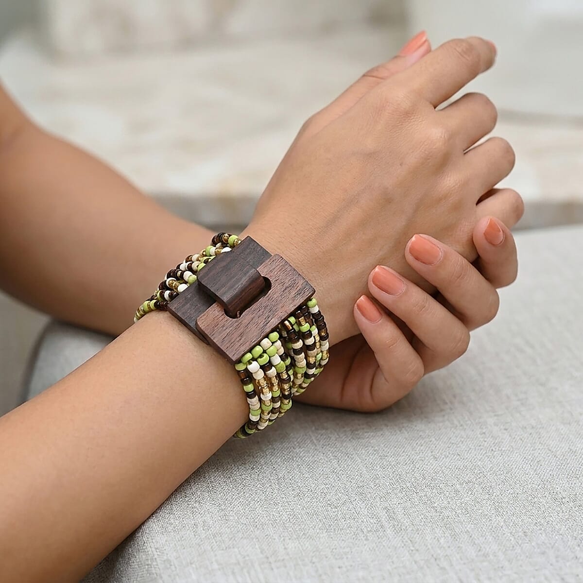 Set of 3 - Multi Strand Seed Bead Bracelet with Wooden Claps image number 4