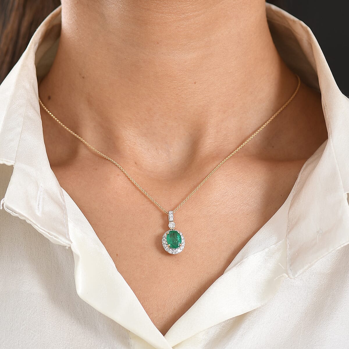 Certified & Appraised Luxoro AAA Kagem Zambian Emerald and Diamond I2 2.35 ctw Pendant Necklace in 10K Yellow Gold 20 Inches image number 2