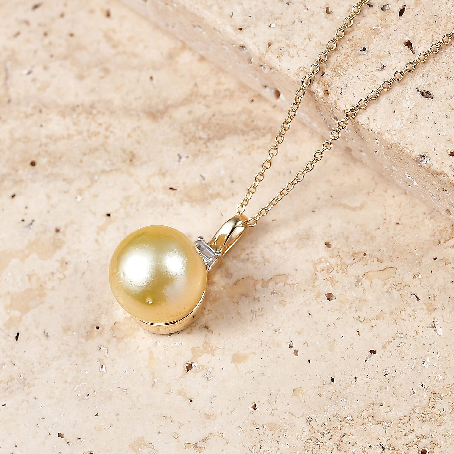 Premium South Sea Golden Pearl and Luxuriant Lab Grown Diamond E-F VS 0.10 ctw Honeymoon Pendant Necklace in 10K Yellow Gold 20 Inches