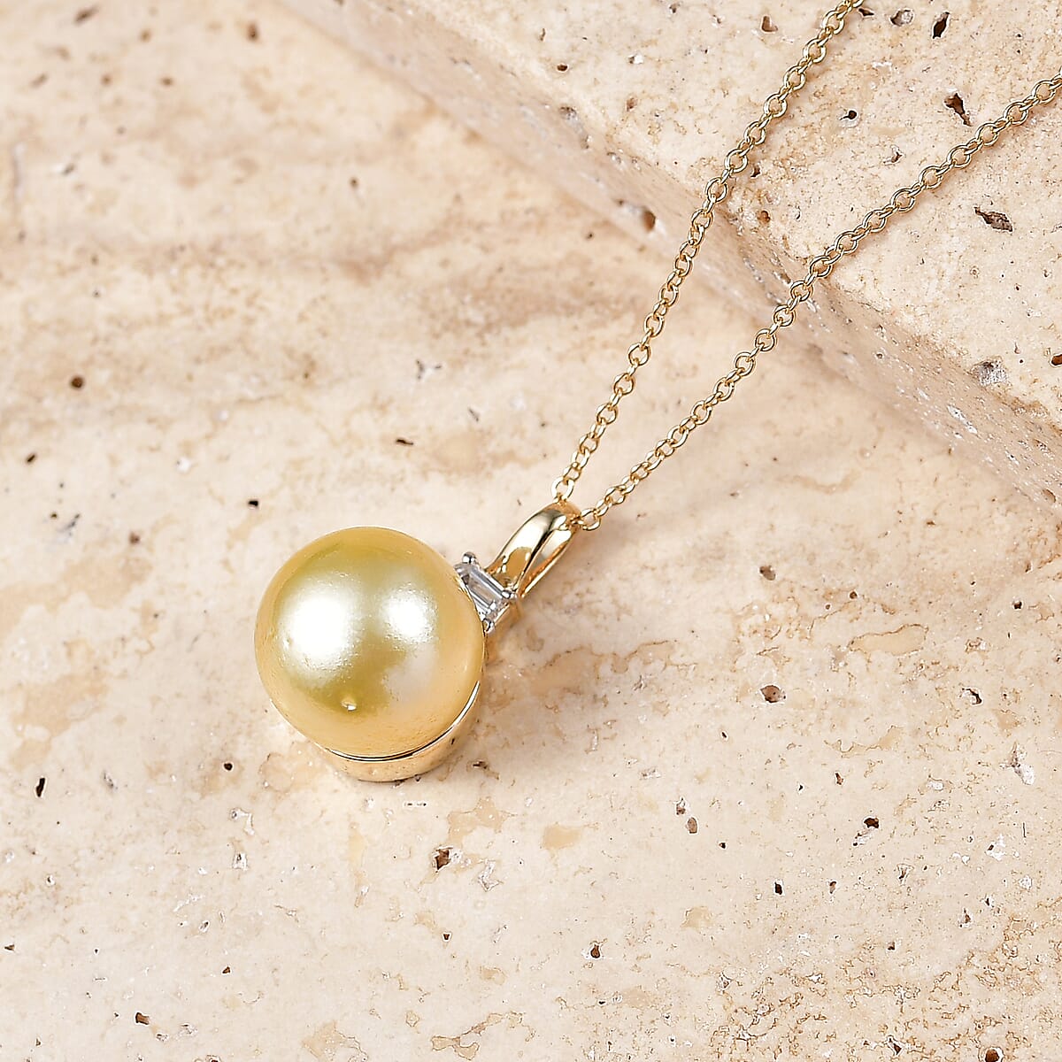 Premium South Sea Golden Pearl and Luxuriant Lab Grown Diamond E-F VS 0.10 ctw Honeymoon Pendant Necklace in 10K Yellow Gold 20 Inches image number 1