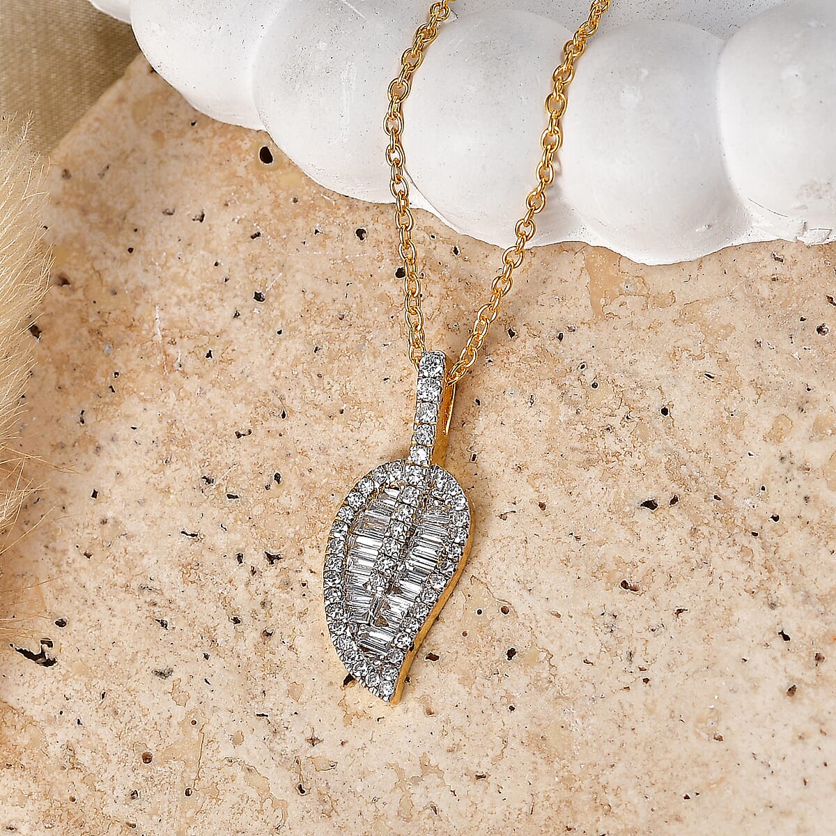 Luxuriant Lab Grown Diamond G-H SI 1.50 ctw Pendant Necklace in 18K Vermeil Yellow Gold Over Sterling Silver (20 Inches) image number 2
