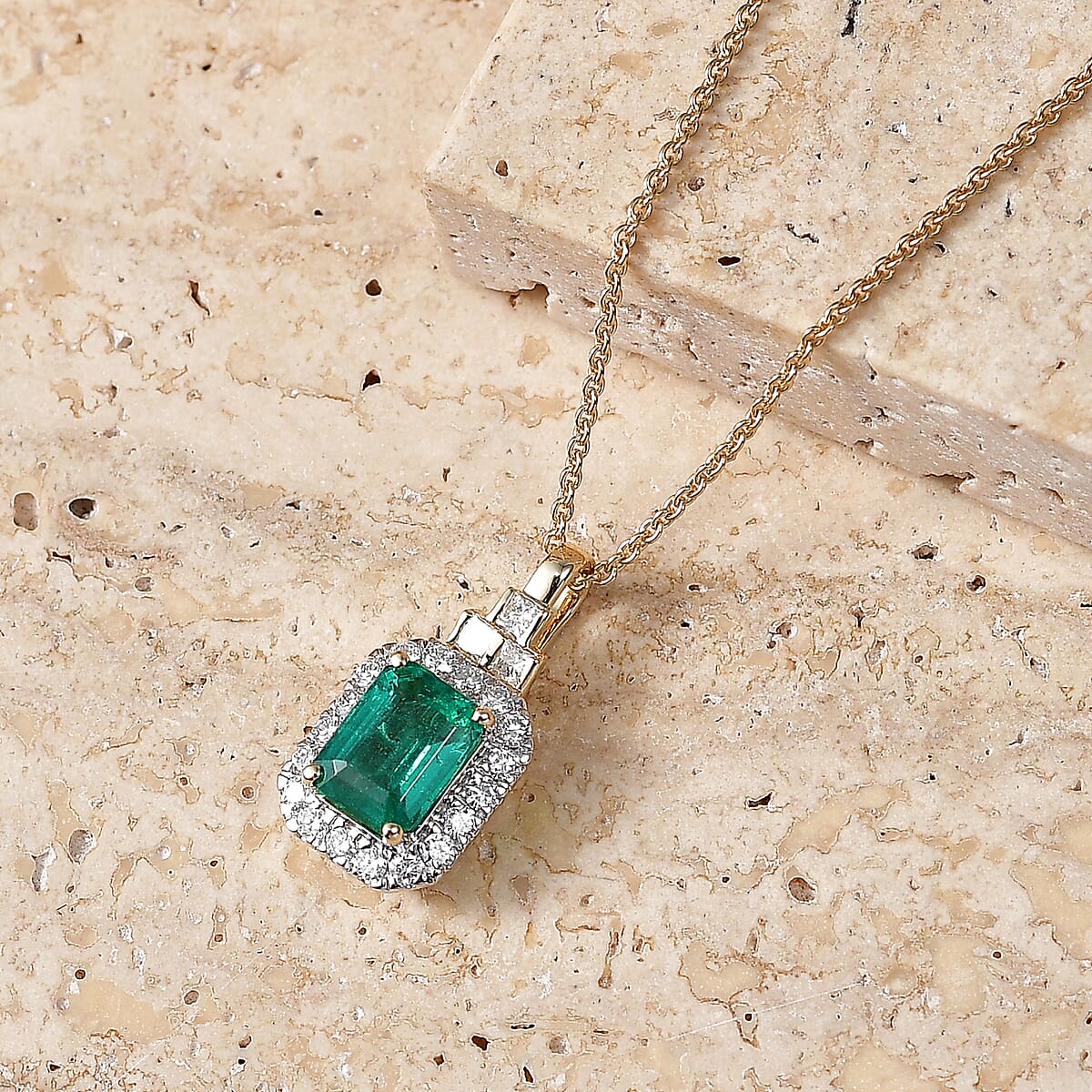 Certified & Appraised Luxoro AAA Kagem Zambian Emerald and Diamond I2 2.10 ctw Pendant Necklace in 10K Yellow Gold 20 Inches image number 1