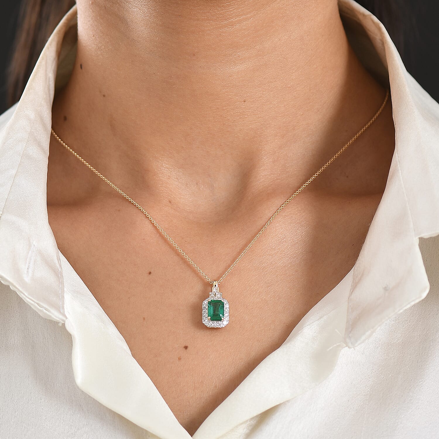 Certified & Appraised Luxoro AAA Kagem Zambian Emerald and Diamond I2 2.10 ctw Pendant Necklace in 10K Yellow Gold 20 Inches