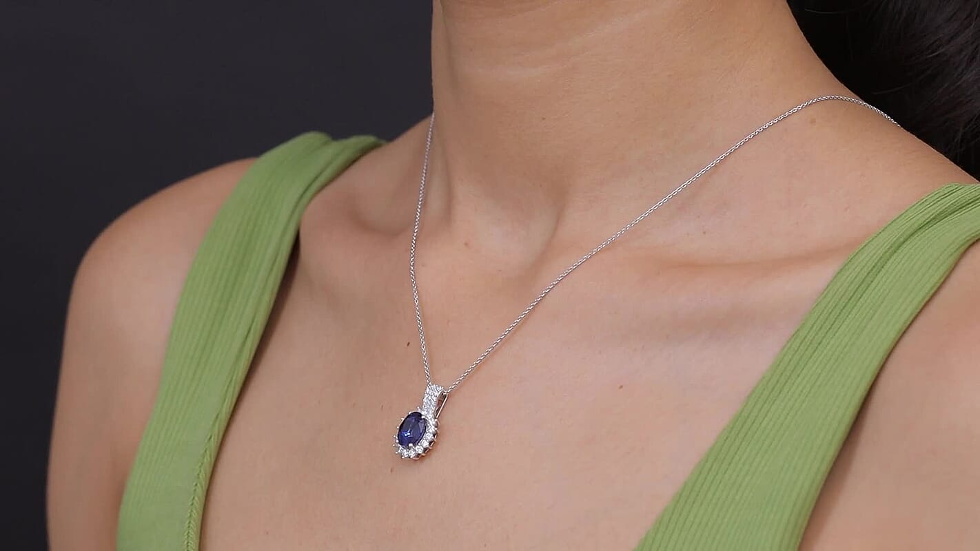 D'Joy AAA Kashmir Kyanite, Moissanite Royal Blue Blossom Pendant Necklace (20 Inches) in Rhodium Over Sterling Silver 4.00 ctw