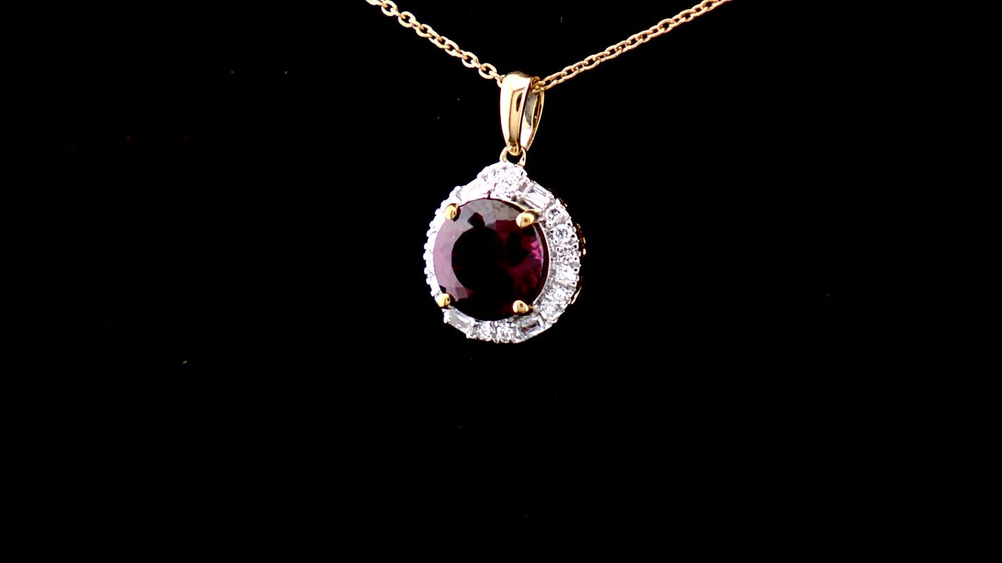 JCK Vegas Deal 10K Yellow Gold AAA Usambara Color Change Garnet, Luxuriant Lab Grown Diamond (G-H, SI) (0.29 cts) Pendant Necklace (18 Inches) 2.75 ctw