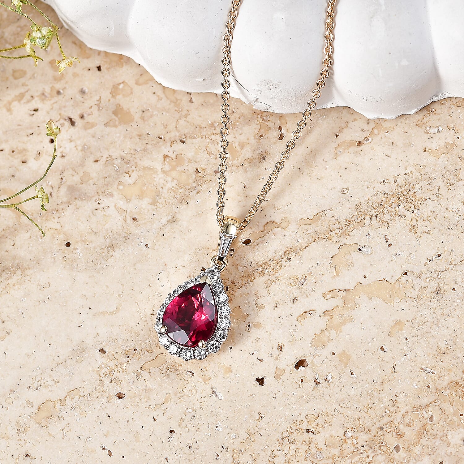Certified & Appraised AAA Usambara Color Change Garnet and Luxuriant Lab Grown Diamond G-H SI 2.28 ctw Pendant Necklace in 10K Yellow Gold (20 Inches)