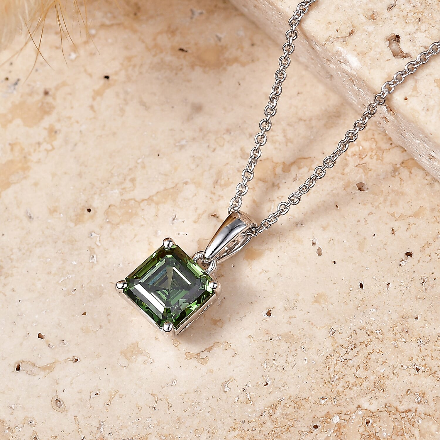 SGL Certified Luxuriant Lab Grown Green Diamond (IR) VS 2.00 ctw Pendant Necklace in 10K White Gold 20 Inches