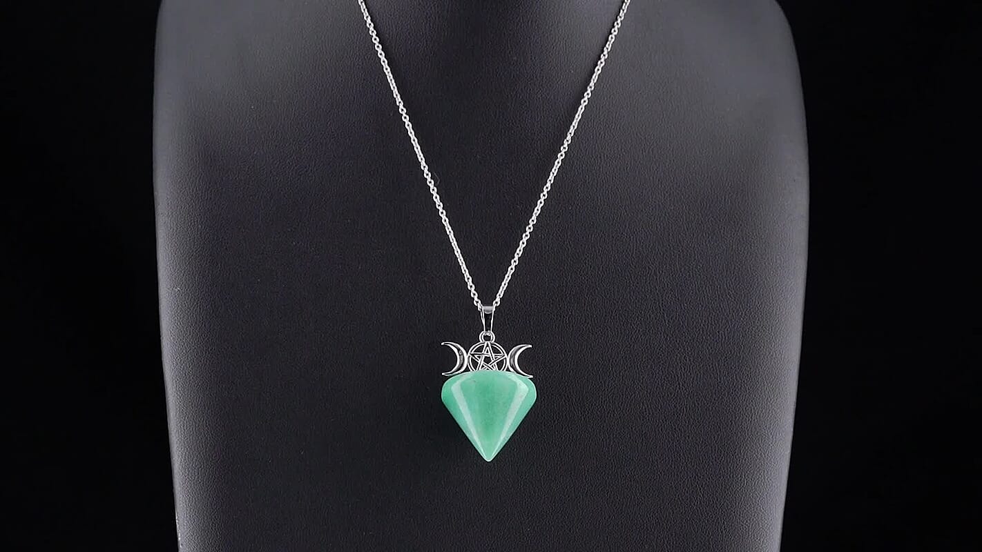 Green Aventurine Pendant in Silvertone with Stainless Steel Necklace (20 Inches) 50.00 ctw