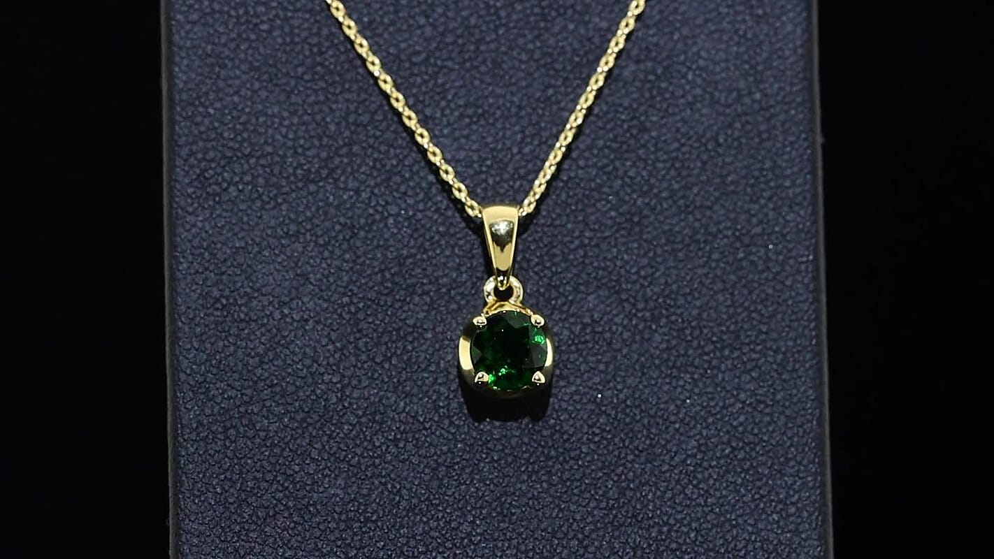 D'Joy Chrome Diopside Crown Solitaire Pendant Necklace (20 Inches) in 18K Vermeil YG Over Sterling Silver 0.85 ctw
