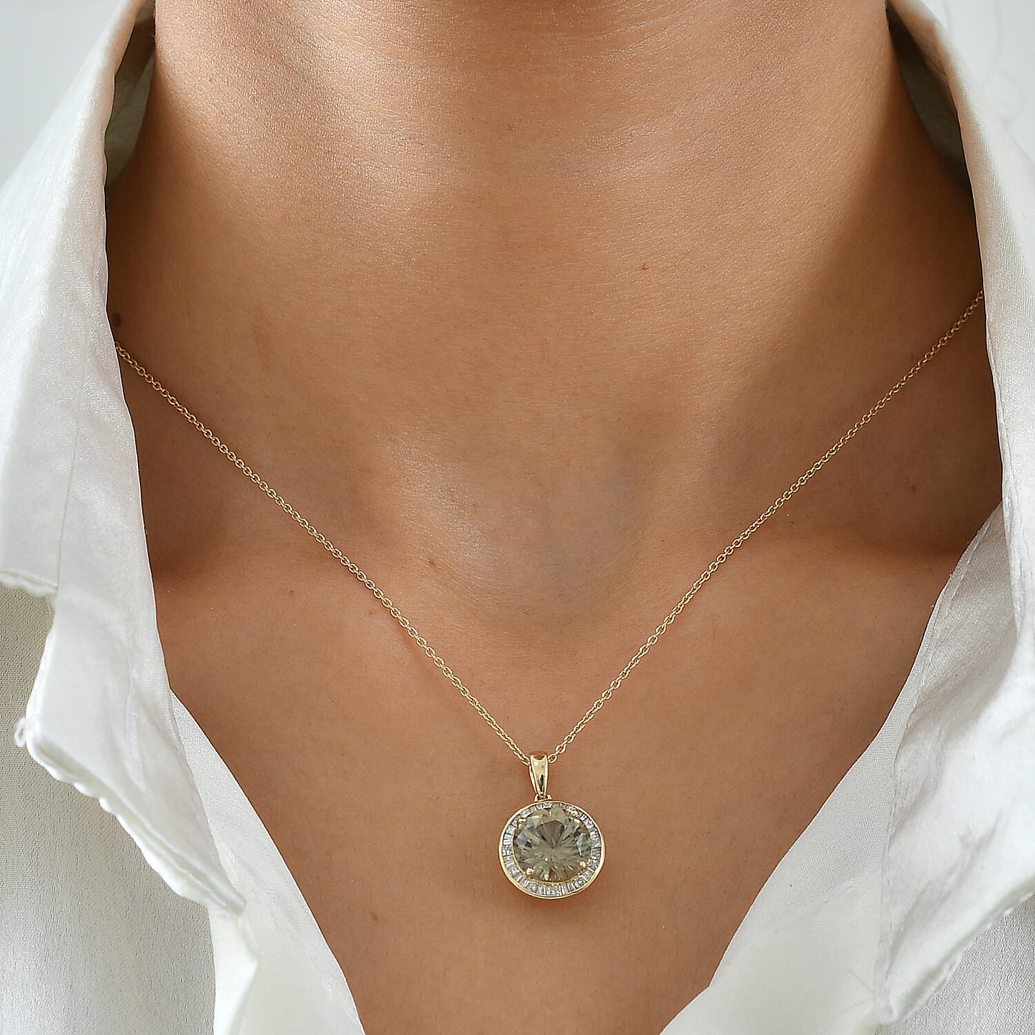 Certified & Appraised Hanabi Cut AAA Turkizite and Luxuriant White Diamond I2 4.40 ctw Solitaire Pendant Necklace in 10K Yellow Gold 18 Inches