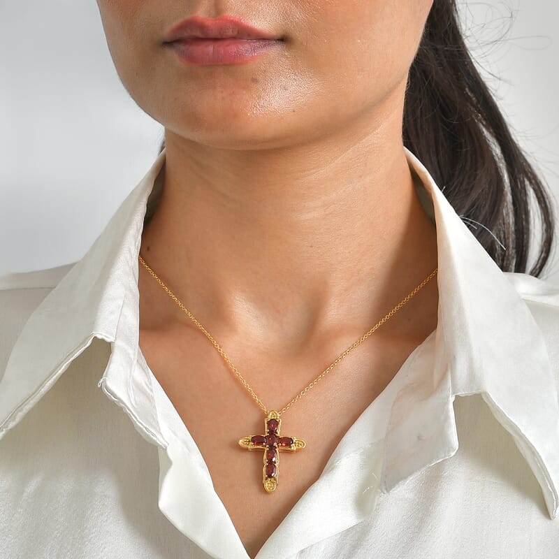 EverTrue Mozambique Garnet 3.25 ctw Pendant in 18K YG Plated with IOn Plated YG Stainless Steel Necklace 20 Inches