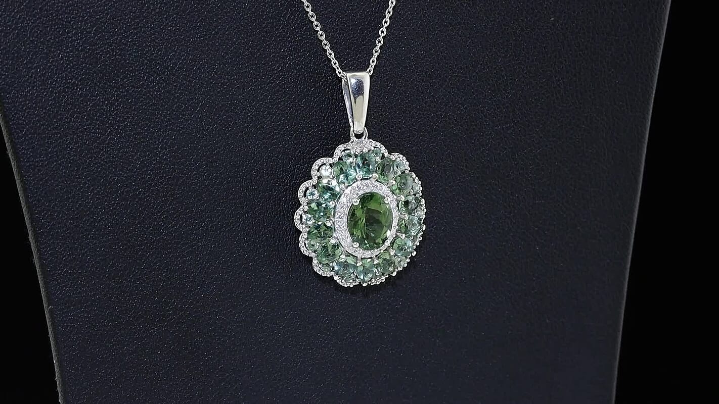 D''Joy Premium Tanzanian Natural Green Apatite, Moissanite Pendant Necklace (20 Inches) in Rhodium Over Sterling Silver 4.80 ctw
