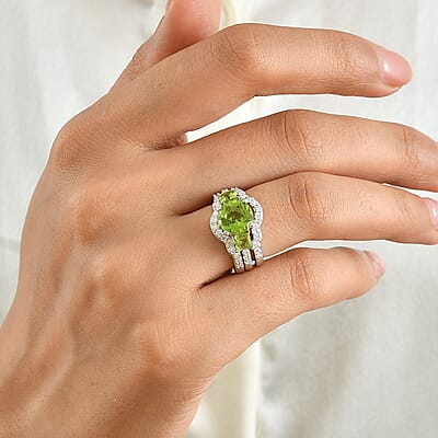D'Joy Hebei Peridot and Moissanite 4.60 ctw Set of 2 Ring in Rhodium Over Sterling Silver (Size 6)