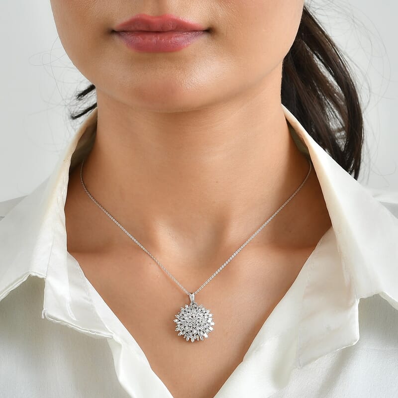 Doorbuster Luxuriant Lab Grown Diamond (G-H, SI) Firecracker Flare Pendant Necklace (20 Inches) in Rhodium Over Sterling Silver 1.00 ctw