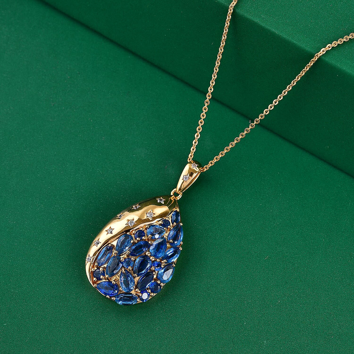 GP Premium Kashmir Kyanite 3.90 ctw Pendant Necklace (20 Inches) in 18K Vermeil Yellow Gold Over Sterling Silver