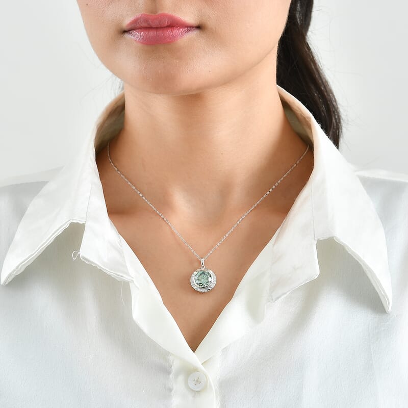 Certified and Appraised D'Joy Mint Green and White Moissanite 4.80 ctw Pendant Necklace (18 Inches) in Rhodium Over Sterling Silver
