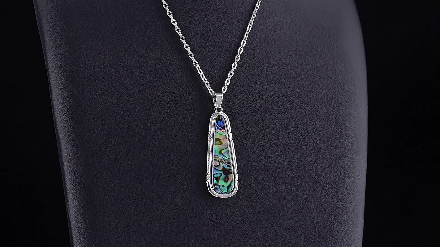 Abalone Shell Tranquil Beauty of The Ocean Pendant Necklace in Silvertone 20-22 Inches