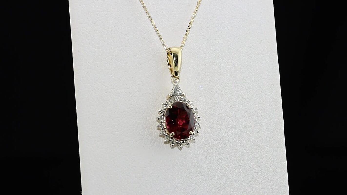 AAA Tanzanian Wine Garnet and Luxuriant Lab Grown Diamond E-F VS 2.60 ctw Pendant Necklace in 10K Yellow Gold 20 Inches