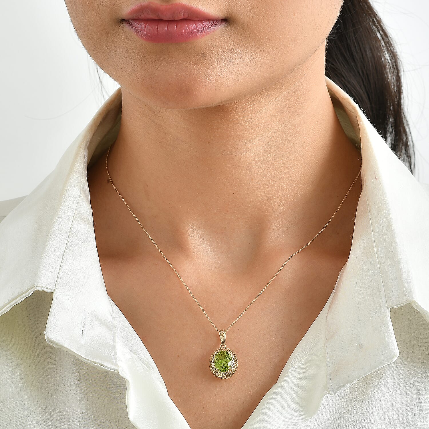 AAA Hebei Peridot 2.70 ctw Pendant Necklace in 10K Yellow Gold 20 Inches