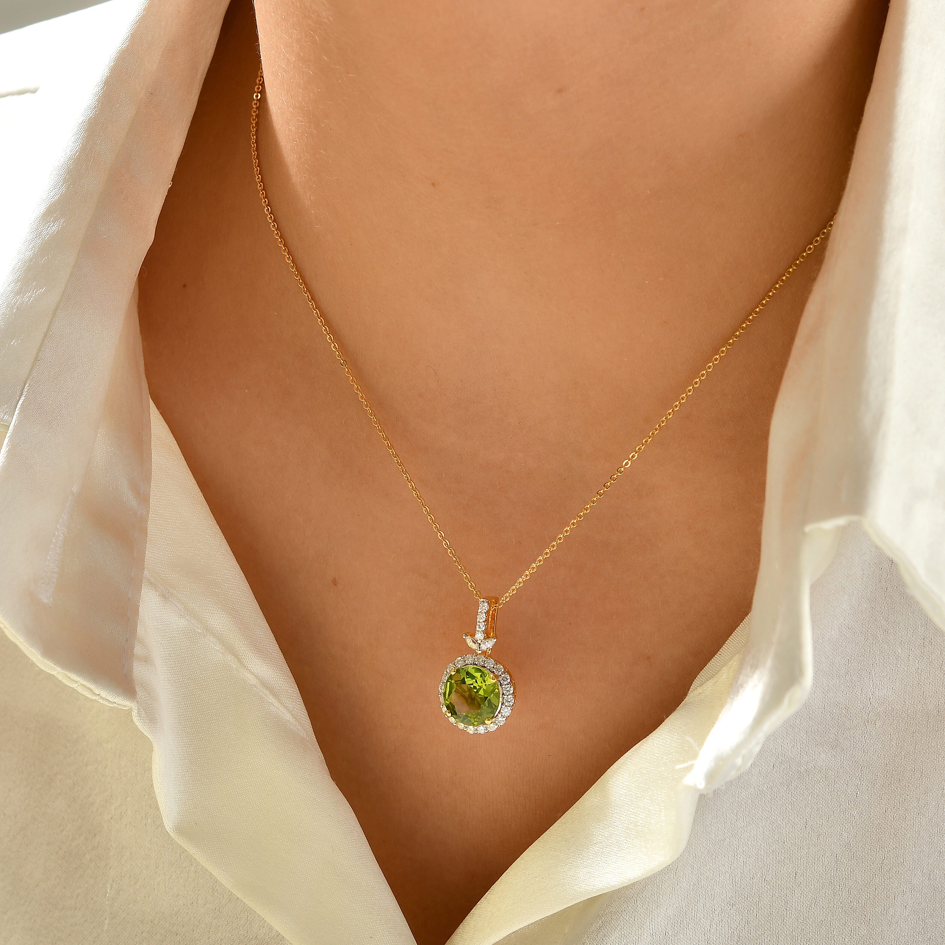 Certified and Appraised D'Joy Premium Hebei Peridot and Moissanite 2.80 ctw Pendant Necklace (18 Inches) in 18K Vermeil Yellow Gold Over Sterling Silver