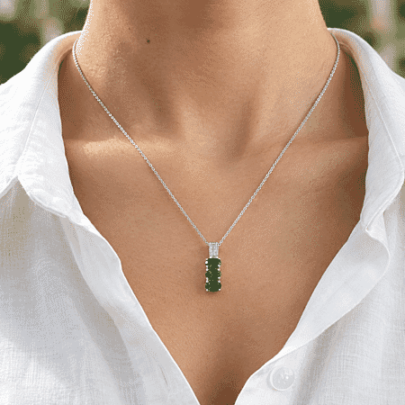 Tsavorite Garnet - Product card gallery slide 2 (15417175769401)