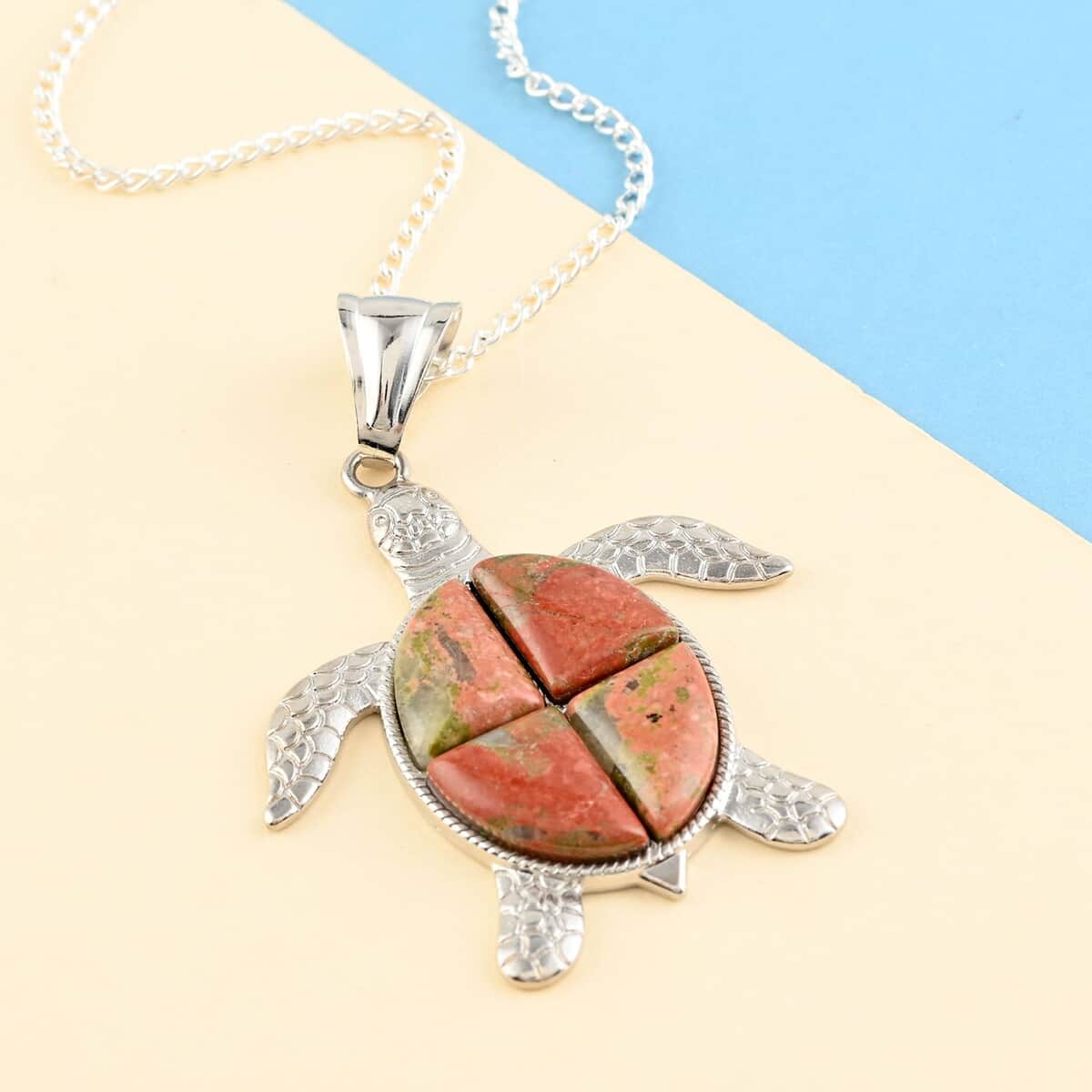 Unakite Turtle Pendant Necklace 18 Inches in Silvertone 10.35 ctw image number 1