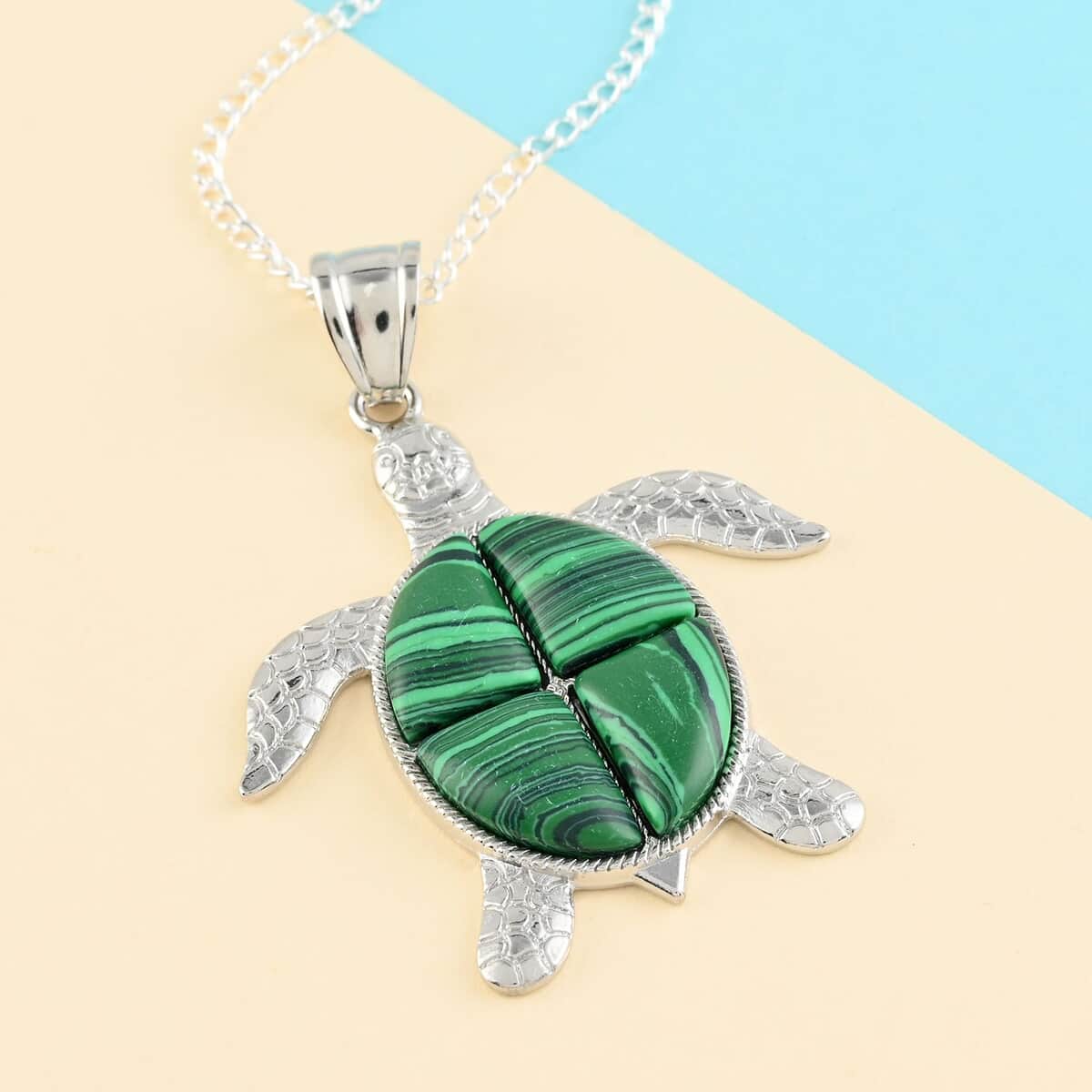 African Malachite Turtle Pendant Necklace 18 Inches in Silvertone 10.35 ctw image number 1