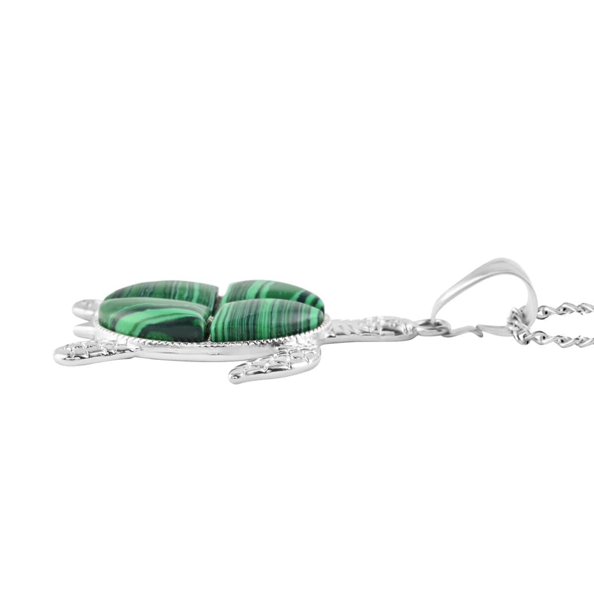 African Malachite Turtle Pendant Necklace 18 Inches in Silvertone 10.35 ctw image number 3