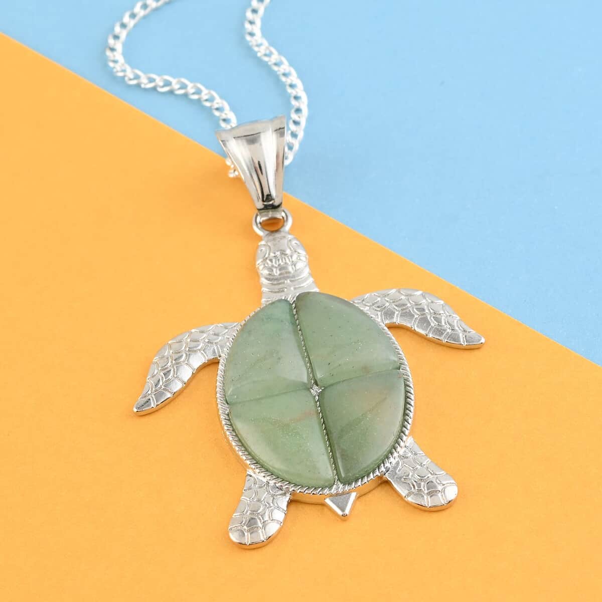 Green Aventurine Turtle Pendant Necklace 18 Inches in Silvertone 10.35 ctw image number 1