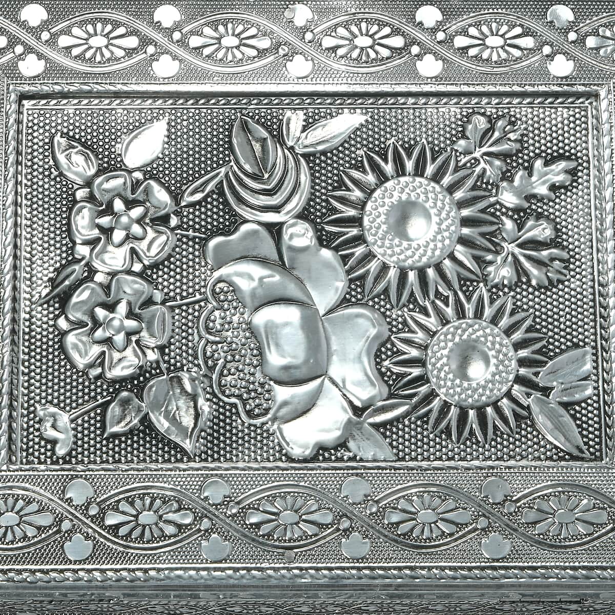 Handcrafted Oxidized 3D Flower Embossed Scratch Protection Interior Jewelry Box image number 4