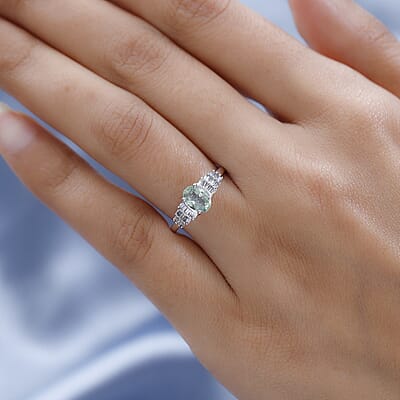 Luxoro 14K White Gold AAA Narsipatnam Alexandrite and G-H I3 Diamond Ring (Size 5.0) 2 Grams 1.00 ctw