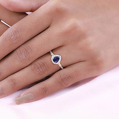 Iliana 18K Yellow Gold AAA Tanzanian Color Change Sapphire and G-H SI Diamond Halo Ring (Size 5.0) 0.90 ctw with Free UV Flash Light