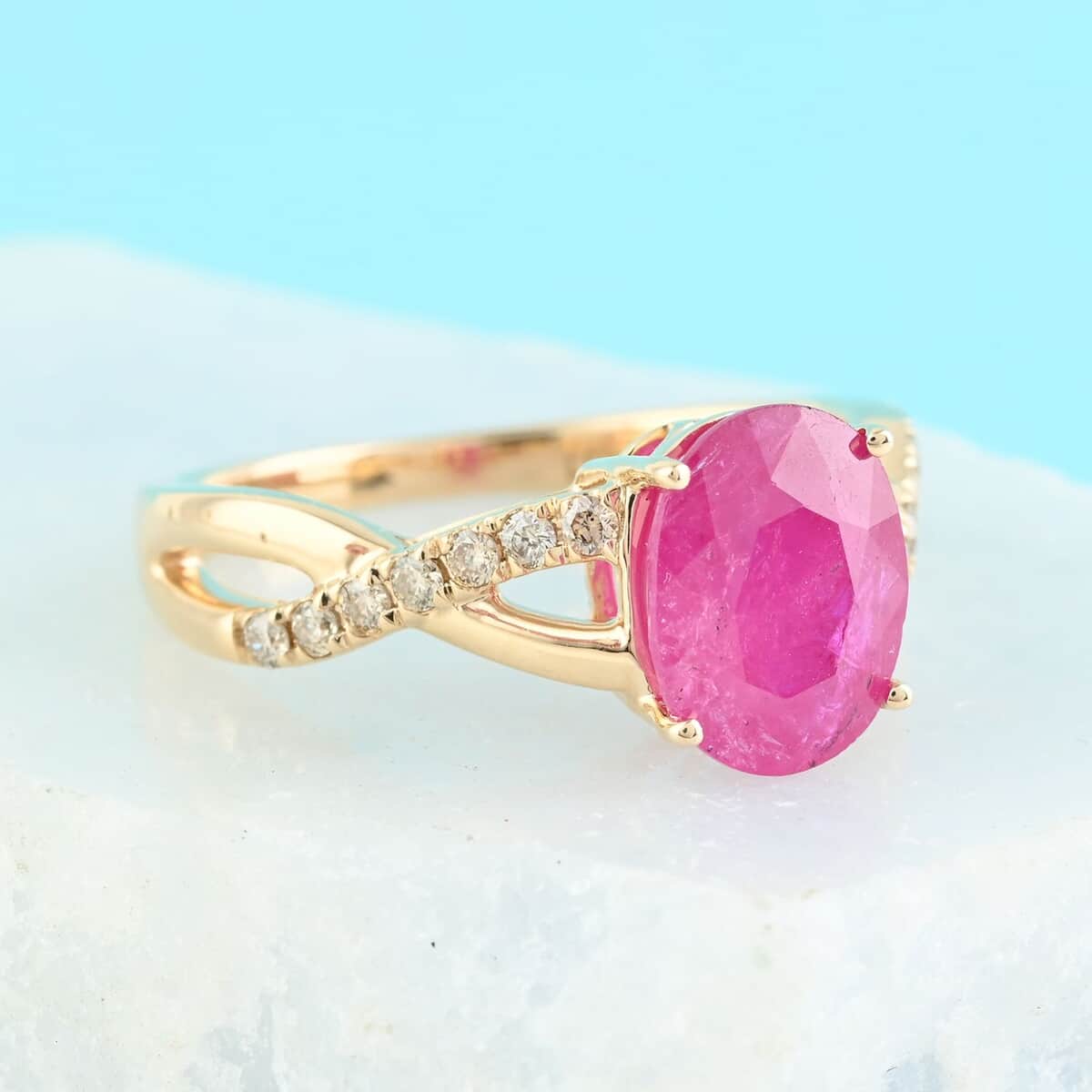 Luxoro 14K Yellow Gold AAA Mozambique Ruby and G-H I2 Diamond Ring (Size 5.0) 3.15 Grams 2.25 ctw image number 1