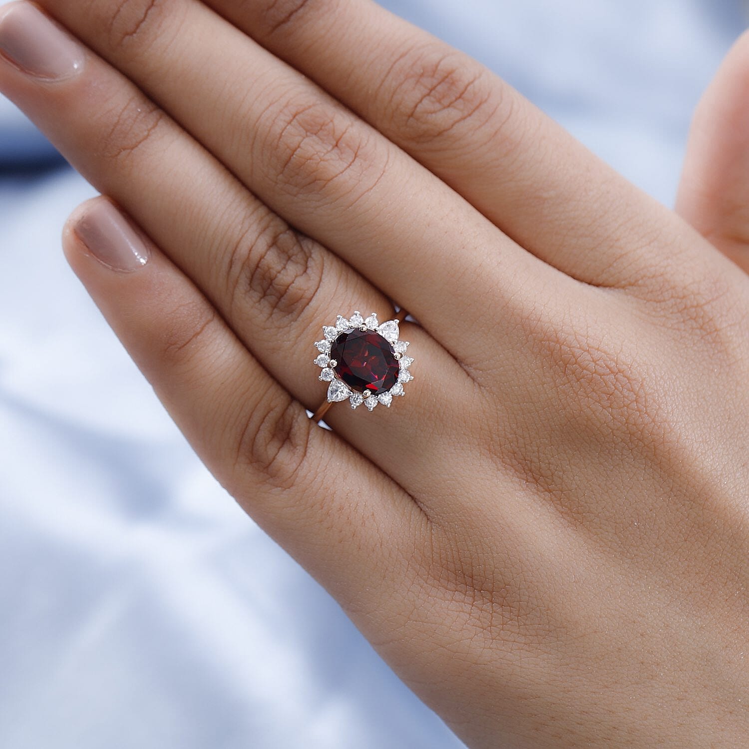 Luxoro 10K Rose Gold Premium Tanzanian Wine Garnet and Moissanite Ring (Size 5.0) 3.50 ctw