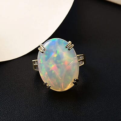 Luxoro 10K Yellow Gold AAA Ethiopian Welo Opal and G-H I3 Diamond Ring (Size 5.0) 11.65 ctw