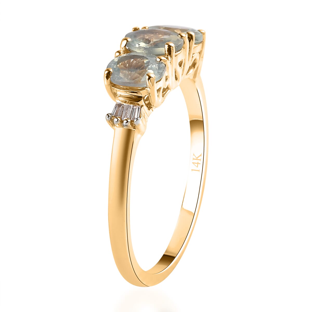 Luxoro 14K Yellow Gold AAA Narsipatnam Alexandrite and G-H I3 Diamond Accent Ring (Size 7.5) 1.30 ctw image number 3