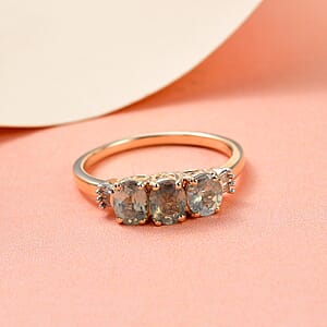 Luxoro 14K Yellow Gold AAA Narsipatnam Alexandrite and G-H I3 Diamond Accent Ring (Size 8.5) 1.30 ctw