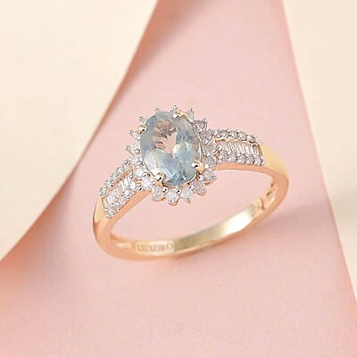 Luxoro 10K Yellow Gold AAA Narsipatnam Alexandrite and Diamond Ring (Size 5.0) 1.50 ctw