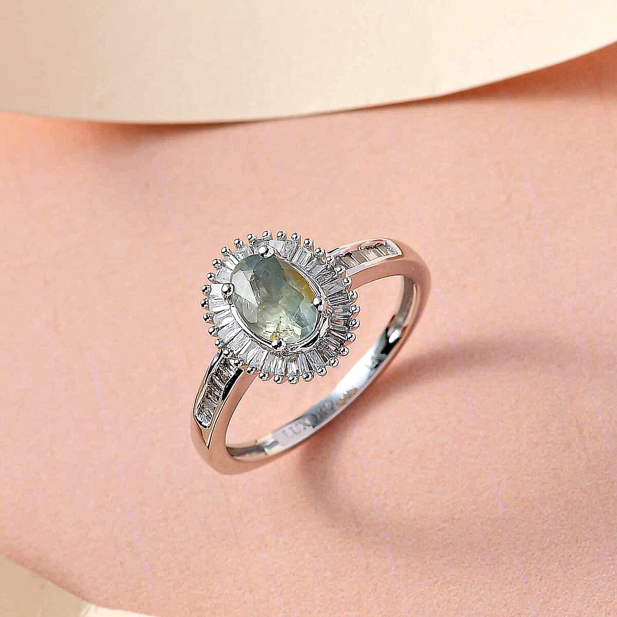 Luxoro AAA Narsipatnam Alexandrite and G-H I3 Diamond 1.00 ctw Halo Ring in 14K White Gold (Size 5.0) image number 1