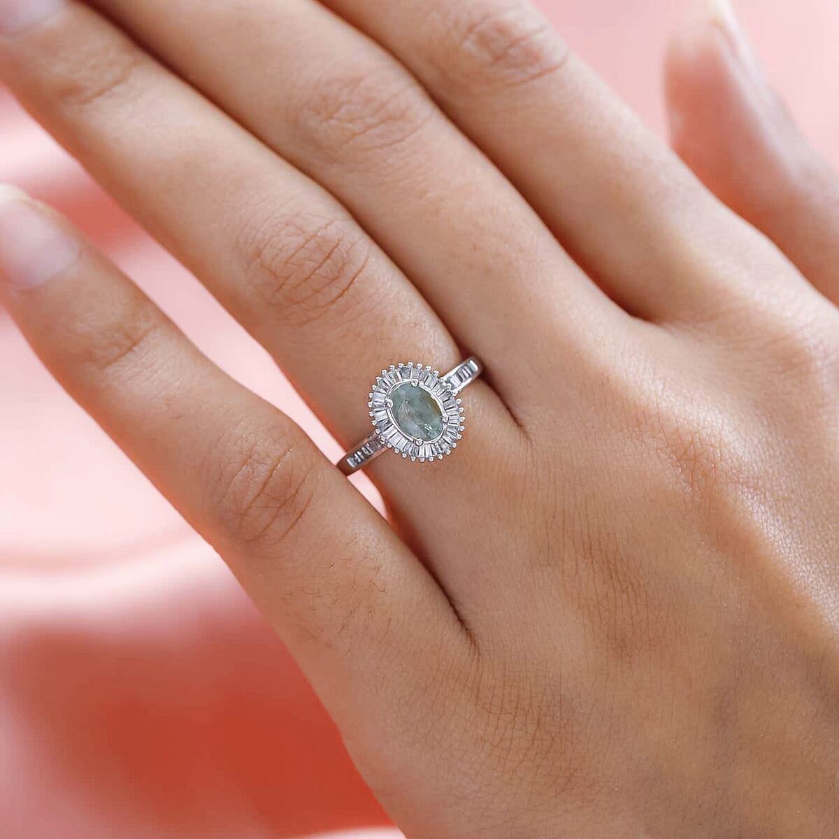 Luxoro 14K White Gold AAA Narsipatnam Alexandrite, Diamond (G-H, I3) Halo Ring (Size 8.0) 1.00 ctw image number 2