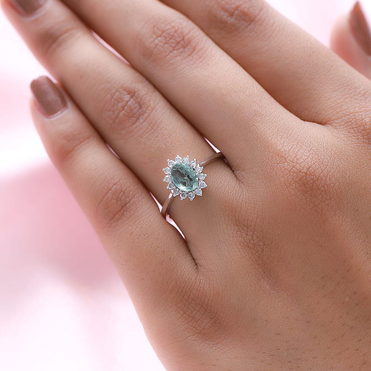 Luxoro 14K White Gold AAA Narsipatnam Alexandrite and G-H I3 Diamond Sunburst Ring (Size 6.5) 0.90 ctw image number 2