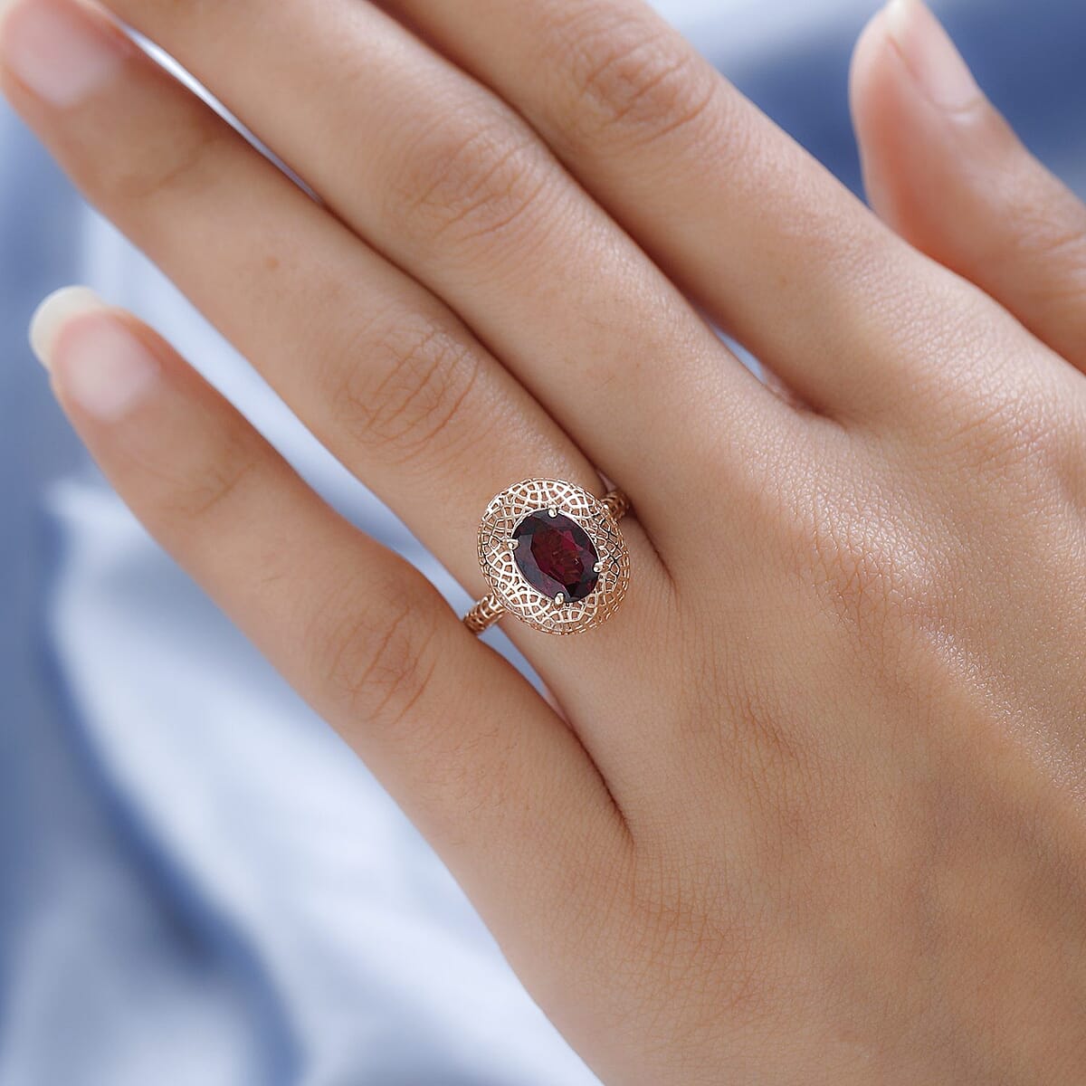 Mirage Collection Luxoro 10K Rose Gold AAAA Orissa Rhodolite Garnet Solitaire Ring (Size 6.5) 2.10 ctw image number 2