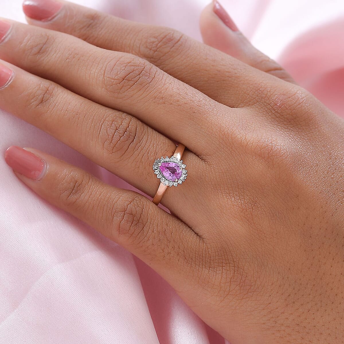 ILIANA 18K Rose Gold AAA Madagascar Pink Sapphire and G-H SI Diamond Halo Ring (Size 11.0) 3.60 Grams 1.00 ctw image number 2