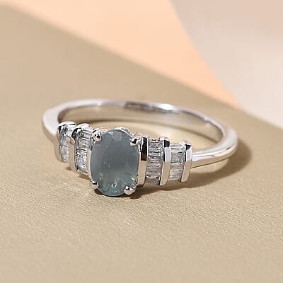 Luxoro 10K White Gold Premium Narsipatnam Alexandrite and G-H I3 Diamond Ring (Size 5.0) 2.40 Grams 1.00 ctw
