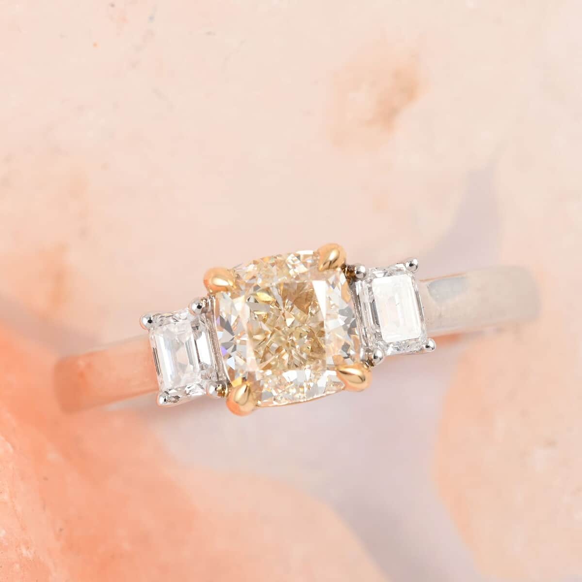 18K White, Yellow Gold Natural Yellow and White Diamond Ring (Size 6.5) 4.2 Grams 1.30 ctw image number 1