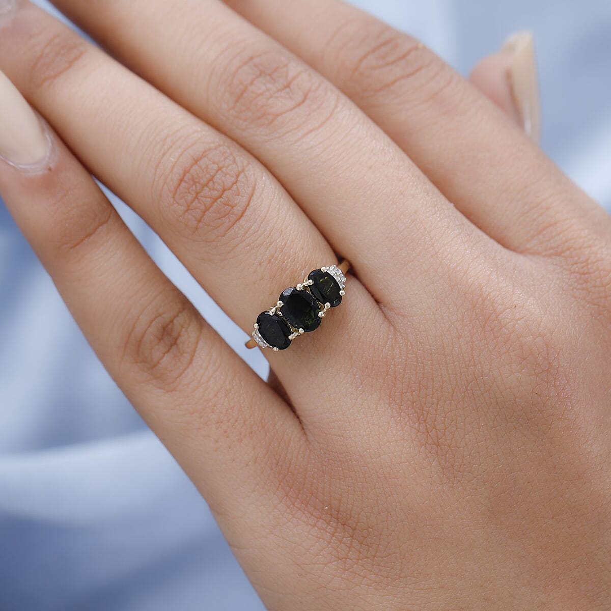 Luxoro 10K Yellow Gold Premium Tanzanian Chrome Tourmaline and Diamond Ring (Size 7.5) 1.65 ctw image number 2