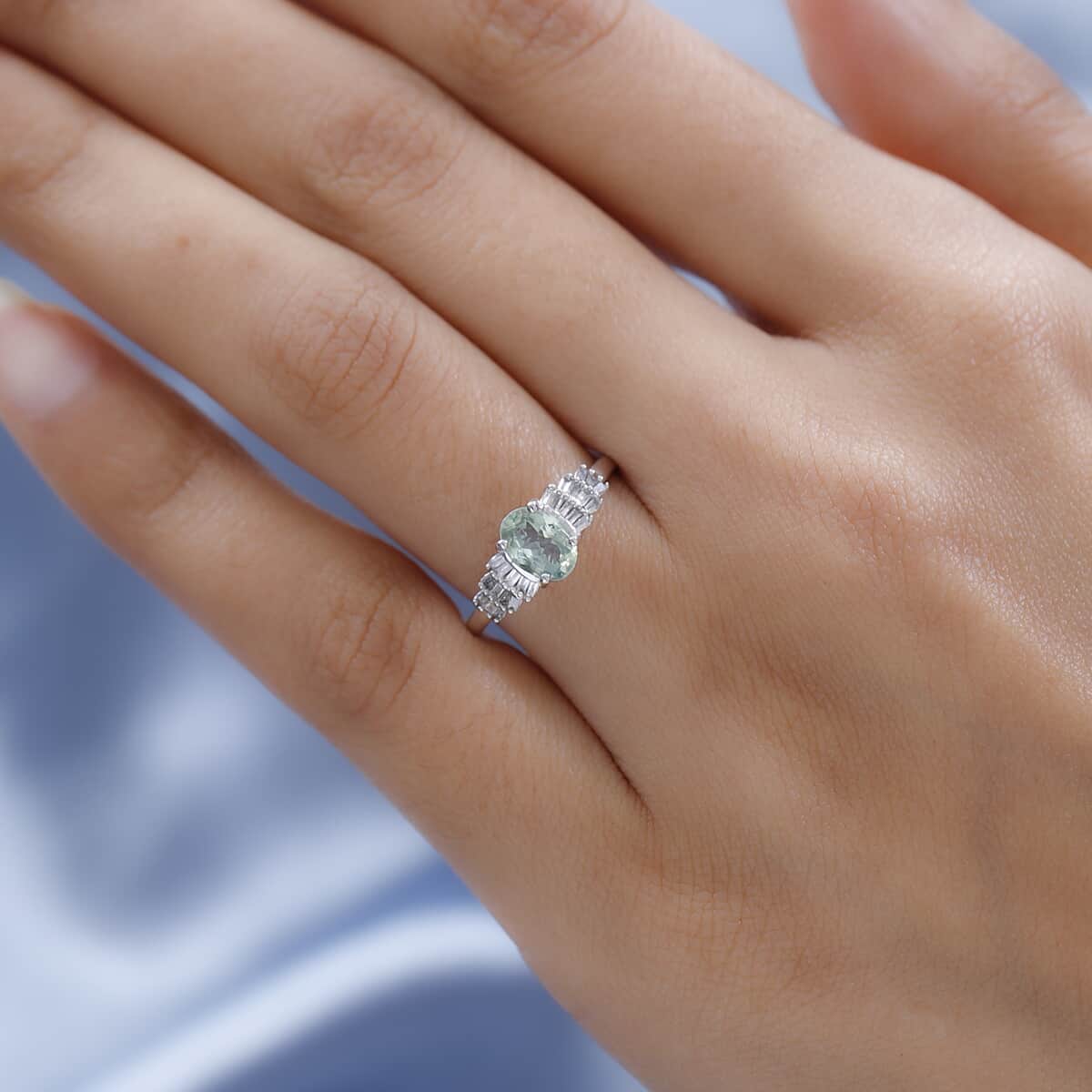 Luxoro 14K White Gold AAA Narsipatnam Alexandrite and G-H I3 Diamond Ring (Size 5.5) 2 Grams 1.00 ctw image number 2