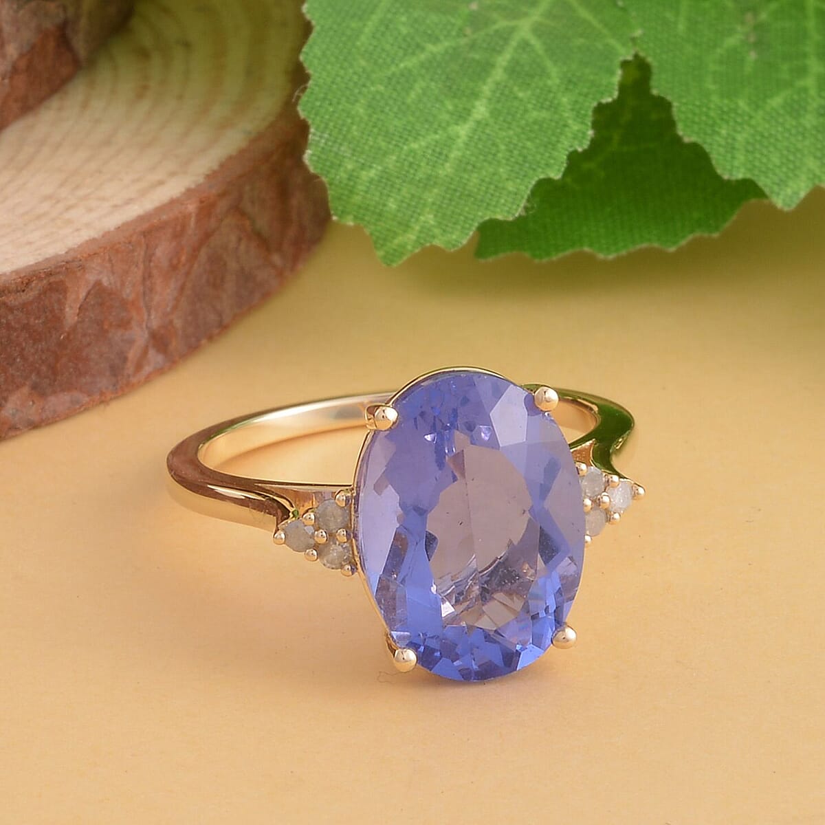 Luxoro 10K Yellow Gold Color Change Fluorite and Diamond Ring (Size 7.5) 7.15 ctw image number 1