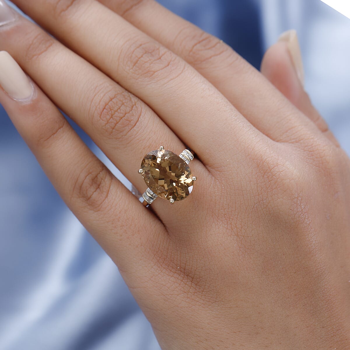 Luxoro 10K Yellow Gold Premium Golden Scapolite and Diamond Ring (Size 7.5) 8.15 ctw image number 2